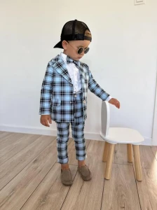 MoMo Kids chłopięcy garnitur 3-częściowy marynarka + mucha + spodnie błękitny w kratę rozmiar 92-116