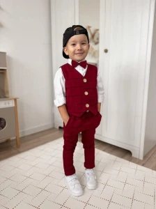 MoMo Kids 3-częściowy komplet chłopięcy mucha + kamizelka + spodnie bordowy w kratkę rozmiar 92-146